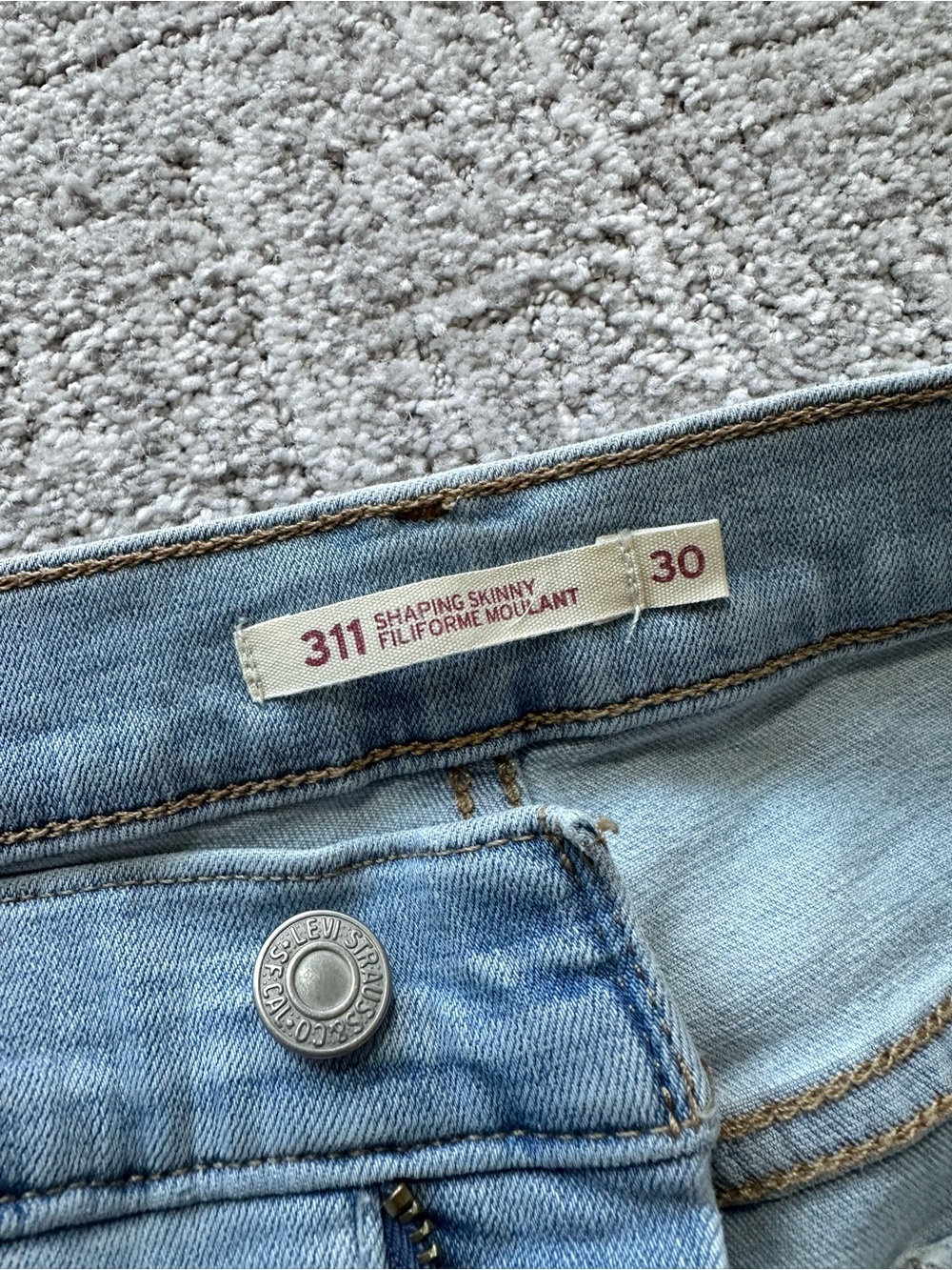 Levi’s 311 Shaping Skinny High Rise Jeans Light Wash Frayed Hem Size 30 - Picture 8 of 16